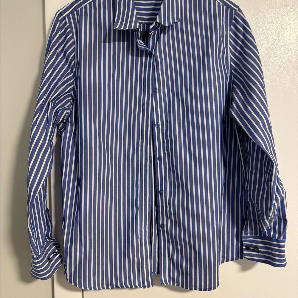 Jones New York Women’s Blue and White Striped Shirt